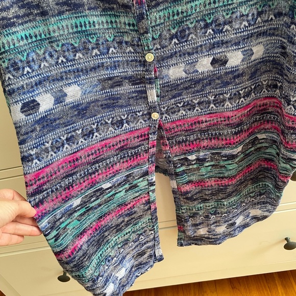 Mason + Mackenzie multicolored cropped hi-low buttons-on-the-back sweater size L - Picture 5 of 12